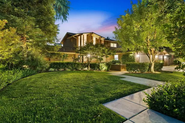 2829 W Crescent Court, Visalia, CA 93291
