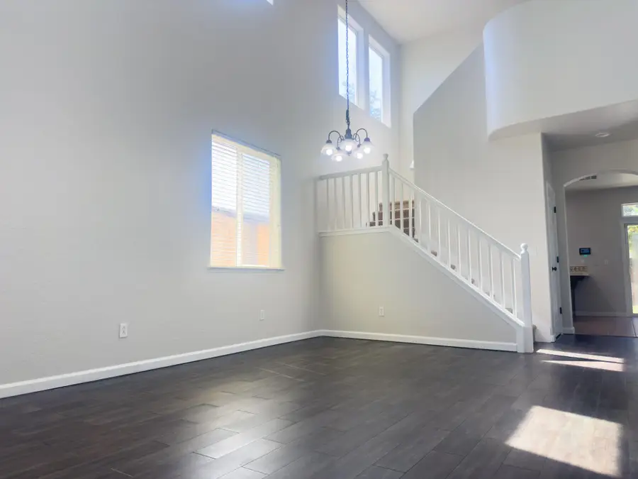 3185 Brickfield Avenue, Tulare, CA 93274 - #3