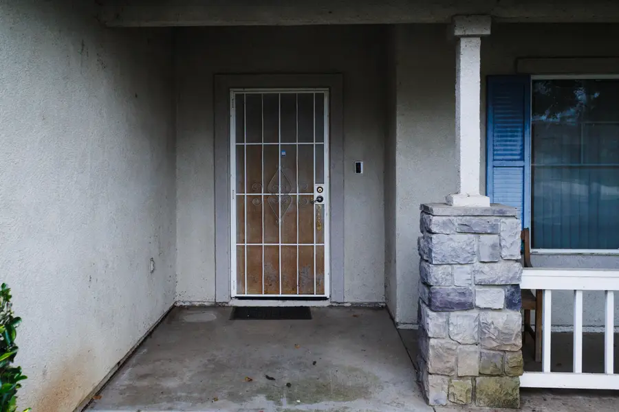 1845 La Vida Avenue, Porterville, CA 93257 - #2