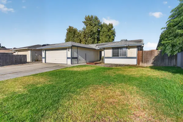 560 Manor Avenue, Hanford, CA 93230