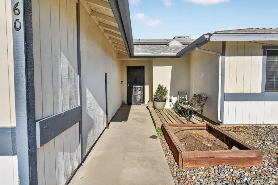 560 Manor Avenue, Hanford, CA 93230 - #3