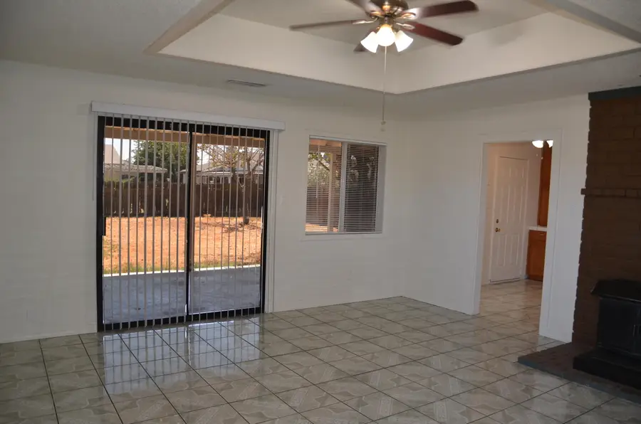 19663 Royal Lane, Lemoore, CA 93245 - #3