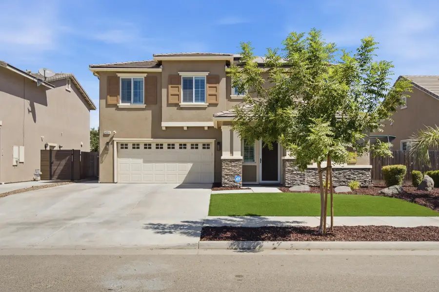 4324 W Robin Avenue, Visalia, CA 93291 - #2