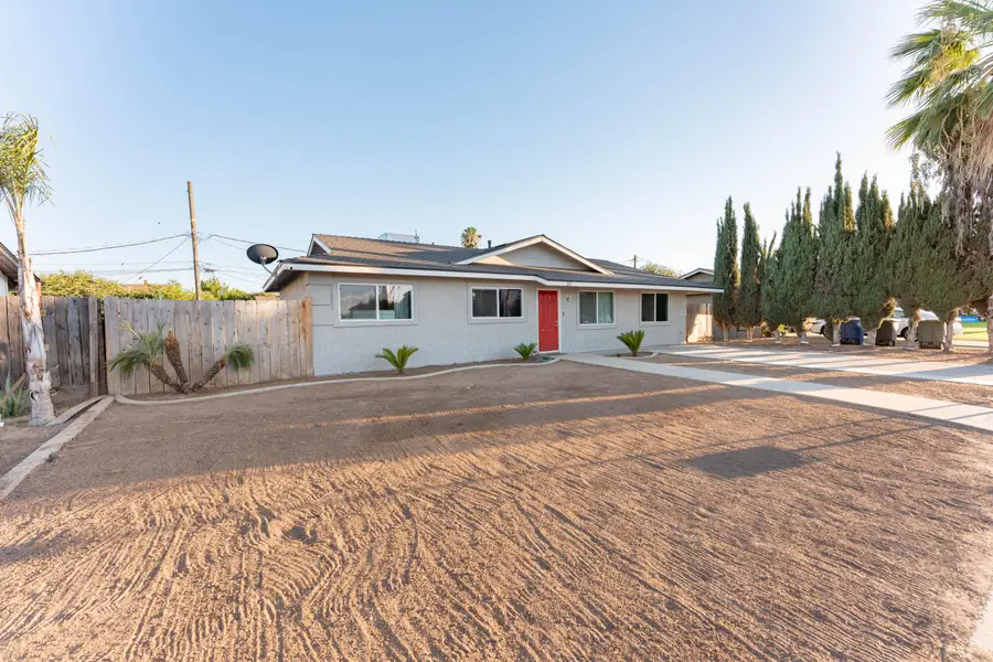 200 W Sierra Way, Dinuba, CA 93618 - #2