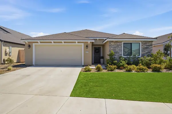 2101 E Oak Avenue, Visalia, CA 93292