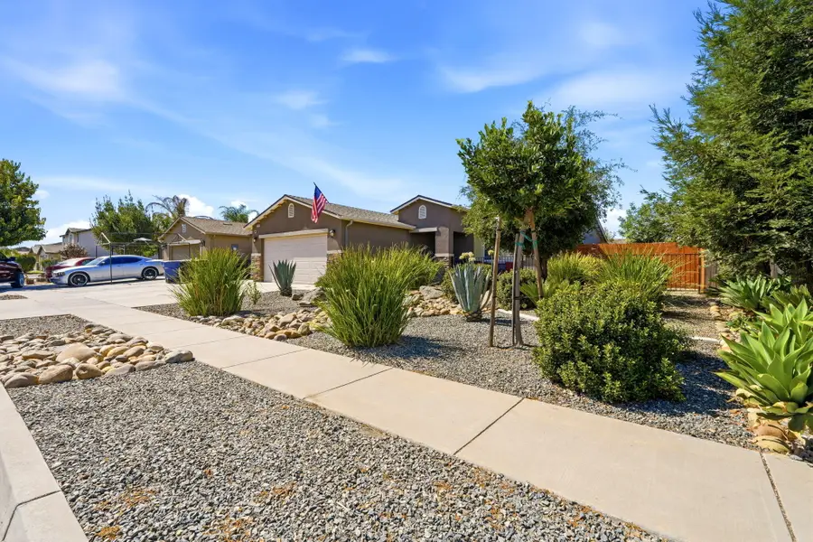 2244 Eldridge Avenue, Tulare, CA 93274 - #3