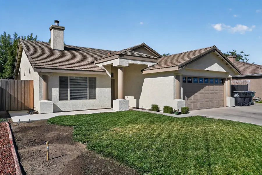 1337 E Sunnyside, Visalia, CA 93292 - #2