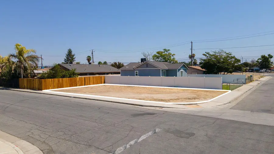 201 Clifton Street, Bakersfield, CA 93307 - #3