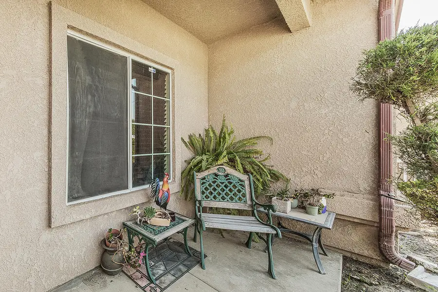 662 W Meadow Lane, Kingsburg, CA 93631 - #3