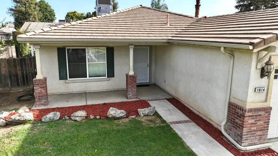 1914 Pioneer Avenue, Porterville, CA 93257 - #3