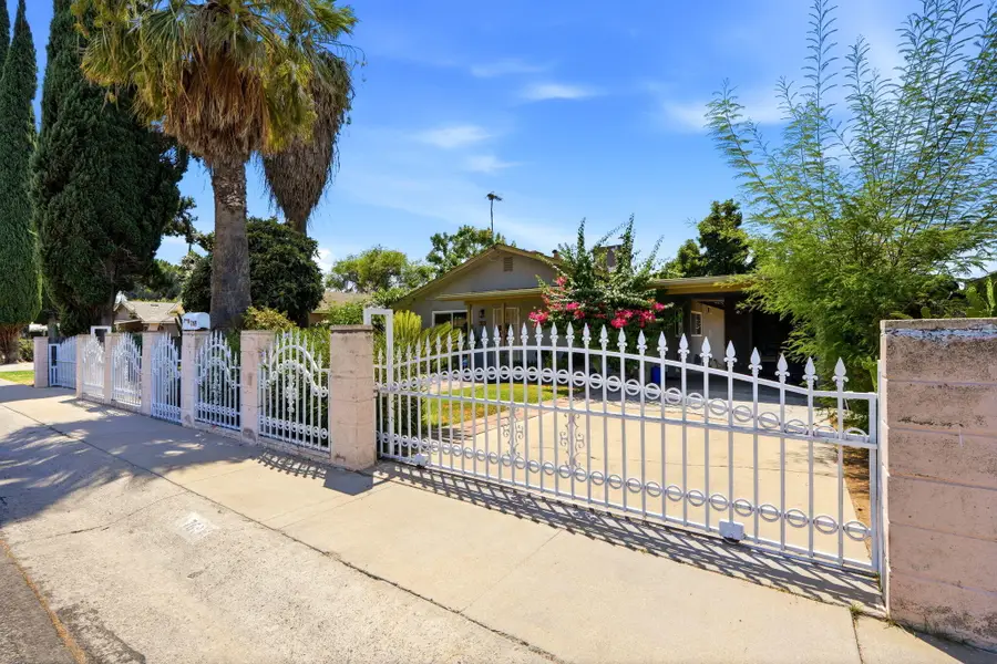 769 N Pine Street, Woodlake, CA 93286 - #2