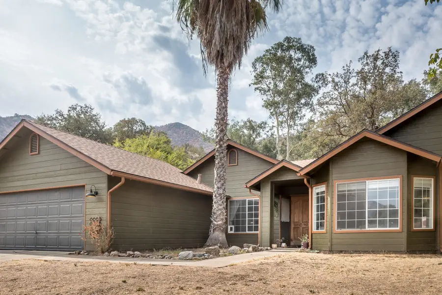 41085 Oakridge Drive, Three Rivers, CA 93271 - #2