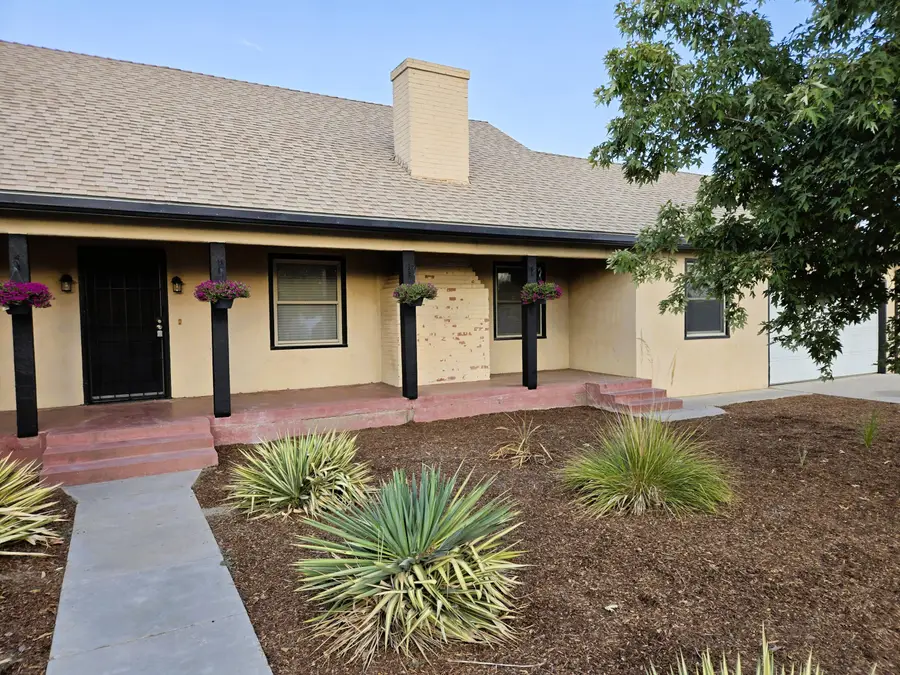 616 N M Street, Tulare, CA 93274 - #2