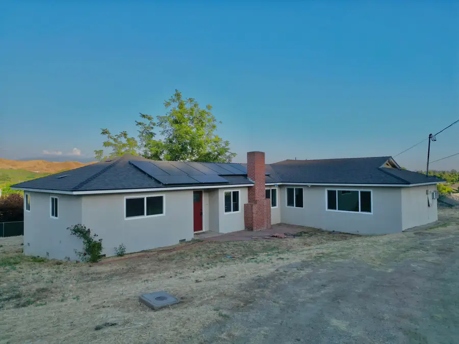 1112 N Harvard Avenue, Lindsay, CA 93247 - #2