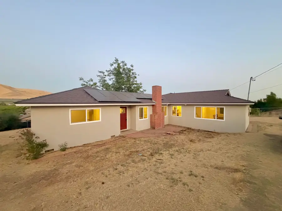1112 N Harvard Avenue, Lindsay, CA 93247 - #3