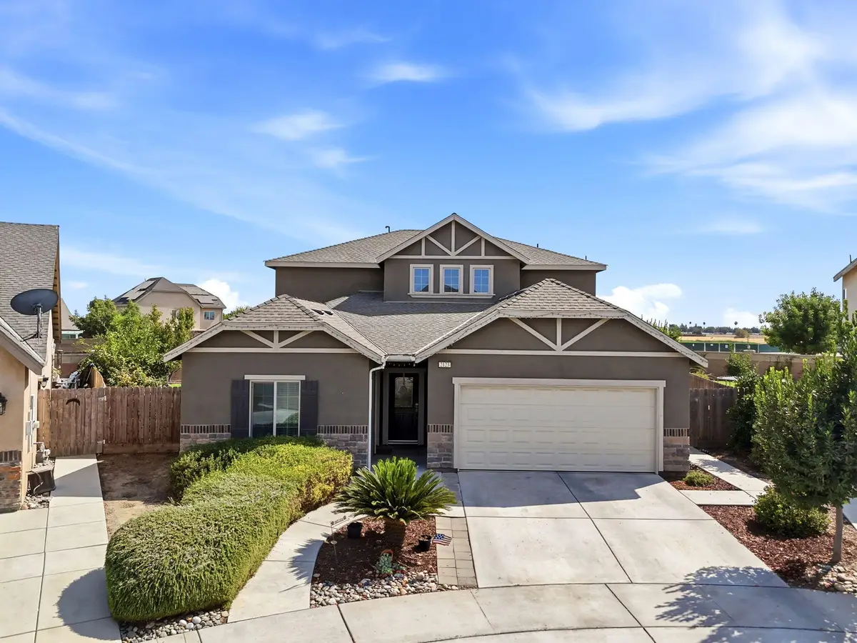 2123 W Hopkins Way, Hanford, CA 93230 - #1