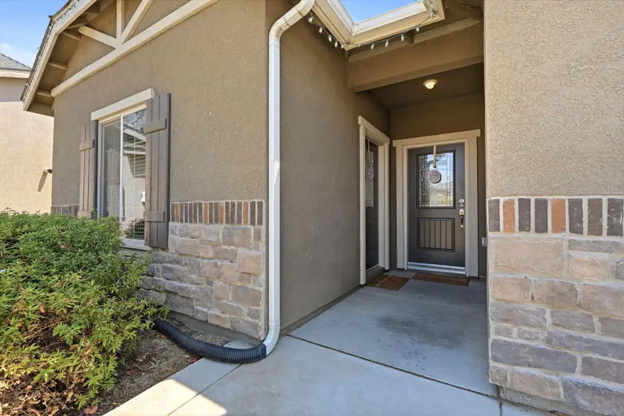2123 W Hopkins Way, Hanford, CA 93230 - #3