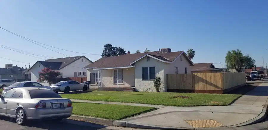 761 W Kern Avenue, Tulare, CA 93274 - #3