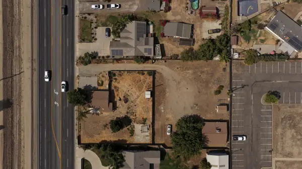 272 S Mooney Boulevard, Tulare, CA 93274