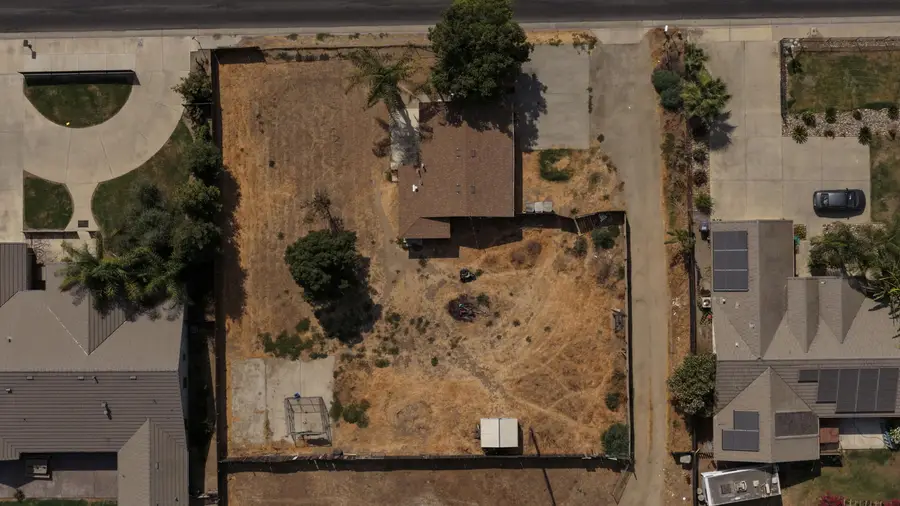 272 S Mooney Boulevard, Tulare, CA 93274 - #2