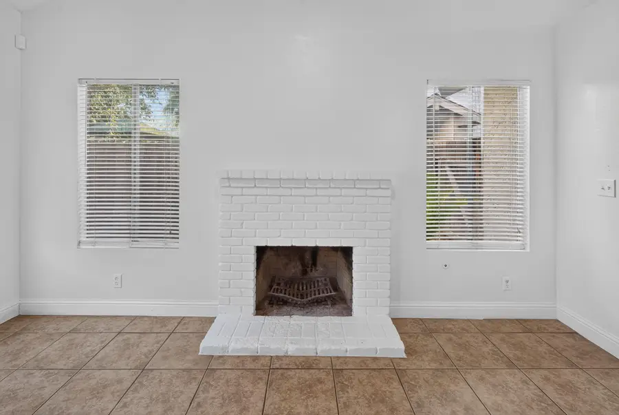 1201 E Ferguson Avenue, Visalia, CA 93292 - #3