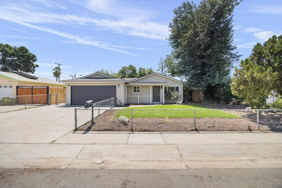 1521 W Juliet Avenue, Tulare, CA 93274 - #3