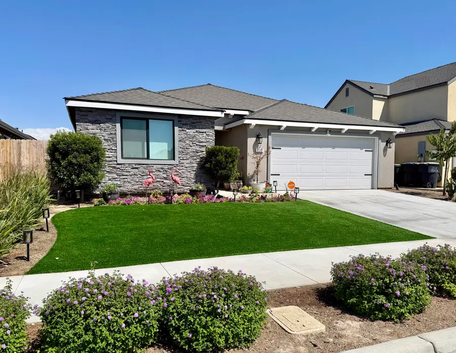 338 N Tracy Street, Visalia, CA 93292 - #2