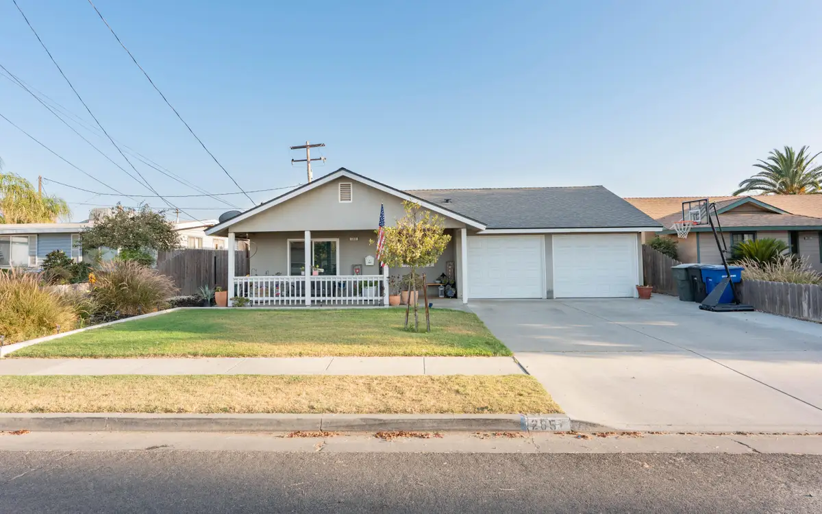 285 E Cortner Street, Hanford, CA 93230 - #1