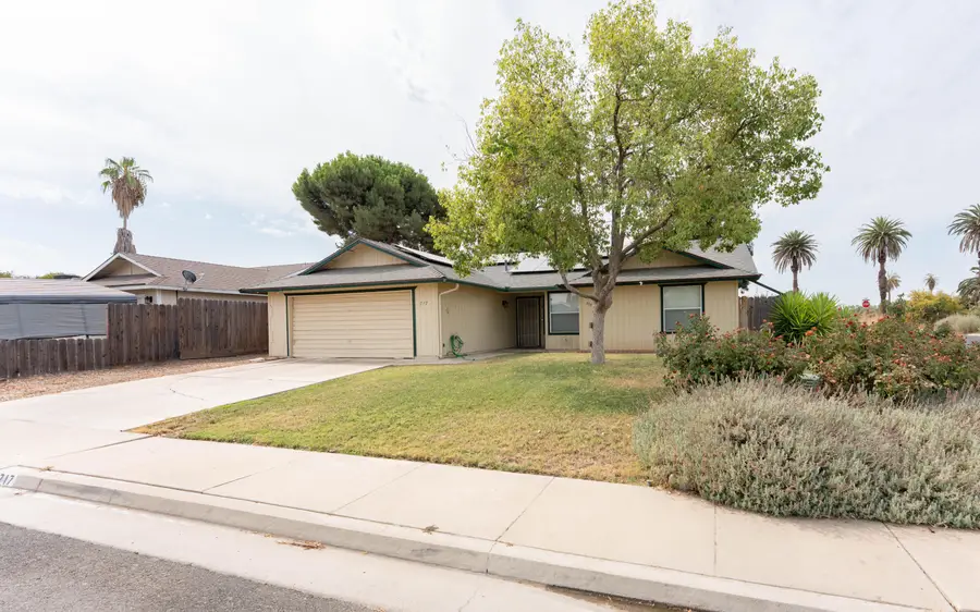 717 Sutter Avenue, Porterville, CA 93257 - #2