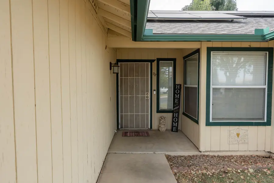 717 Sutter Avenue, Porterville, CA 93257 - #3