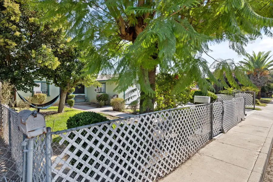 1132 W Prospect Avenue, Visalia, CA 93291 - #3