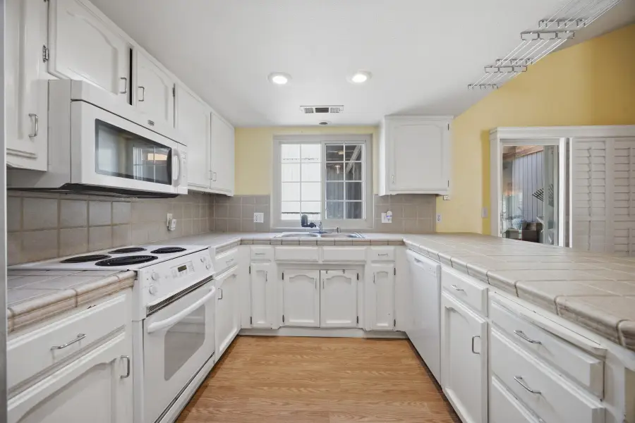 2504 E Tulare Avenue, Visalia, CA 93292 - #2
