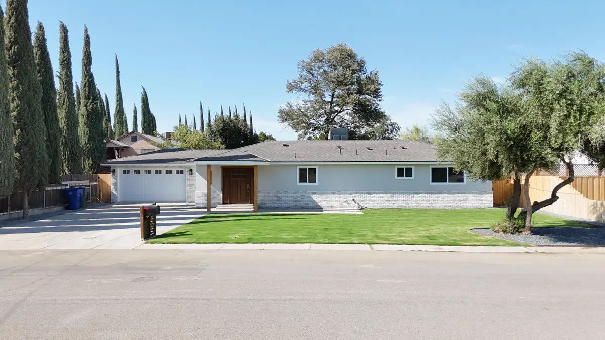 576 Oleander Avenue, Lemoore, CA 93245 - #1