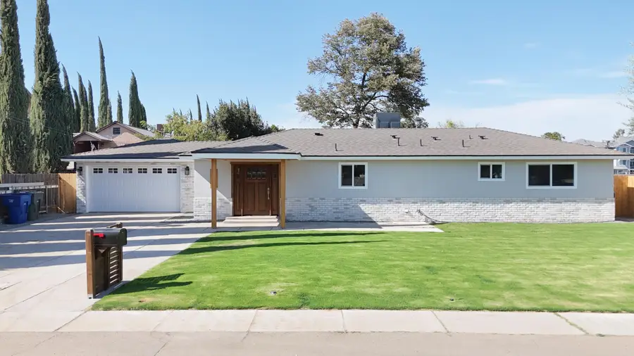 576 Oleander Avenue, Lemoore, CA 93245 - #3