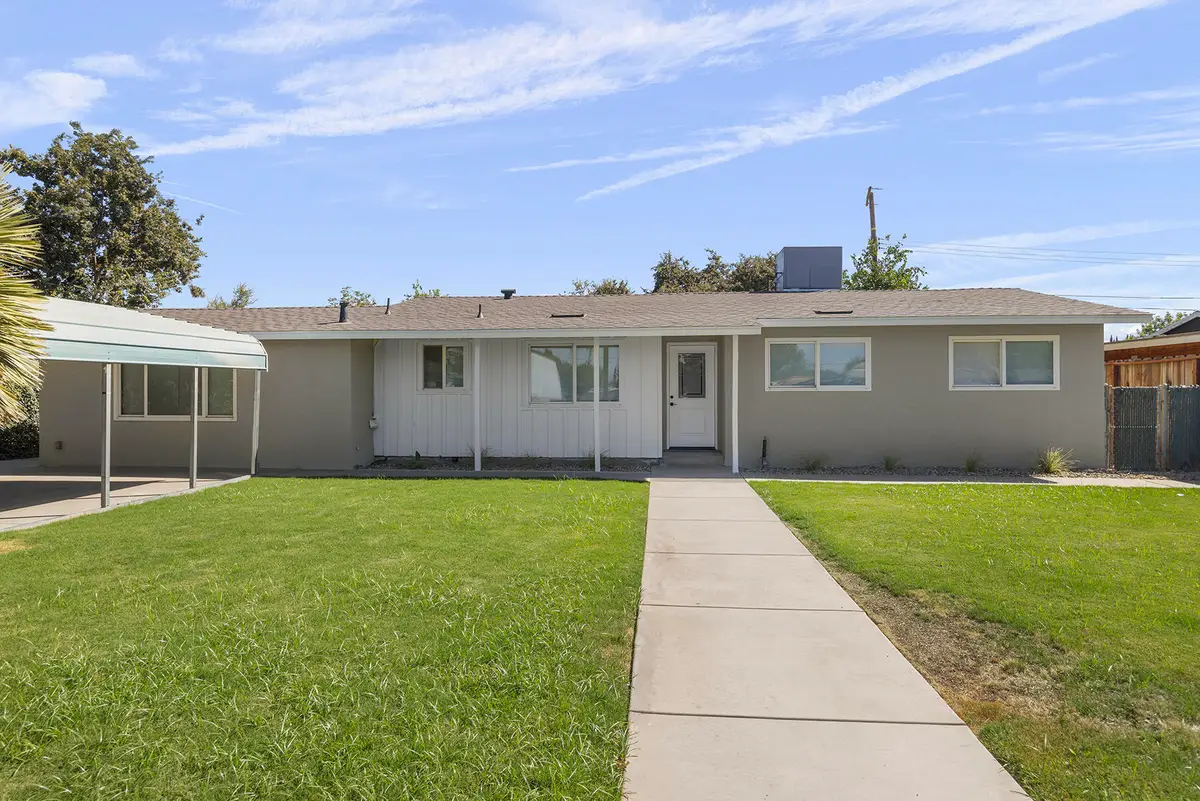 1117 W Wren Avenue, Visalia, CA 93291 - #1
