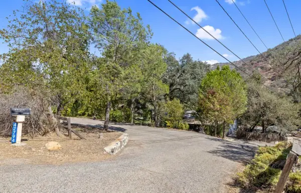 42794 Kaweah River Drive, Three Rivers, CA 93271
