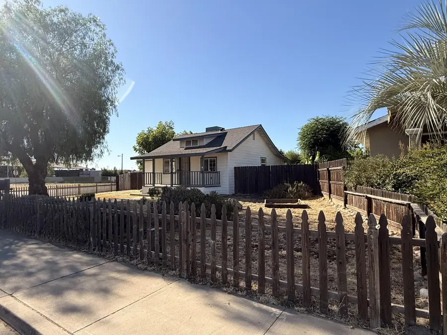103 E Firebaugh Avenue, Exeter, CA 93221 - #2