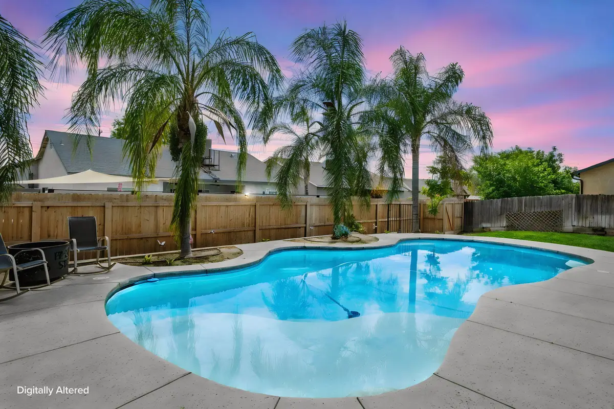 600 W Lake Street, Kingsburg, CA 93631 - #1