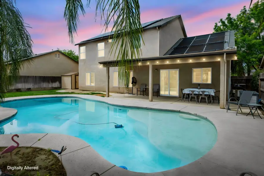 600 W Lake Street, Kingsburg, CA 93631 - #2