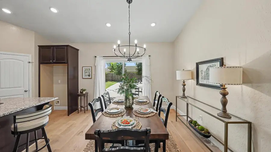 3615 E Westcott Avenue, Visalia, CA 93292 - #3