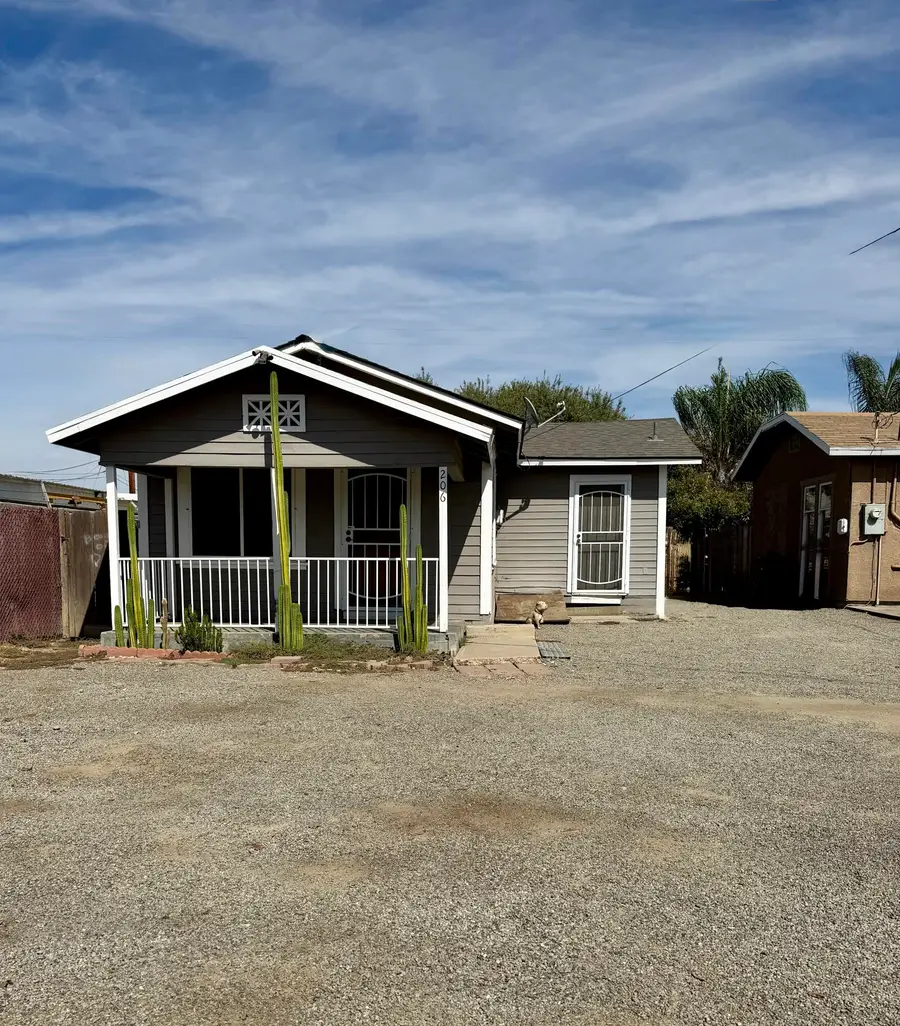 206 S Bradley Court, Visalia, CA 93292 - #2