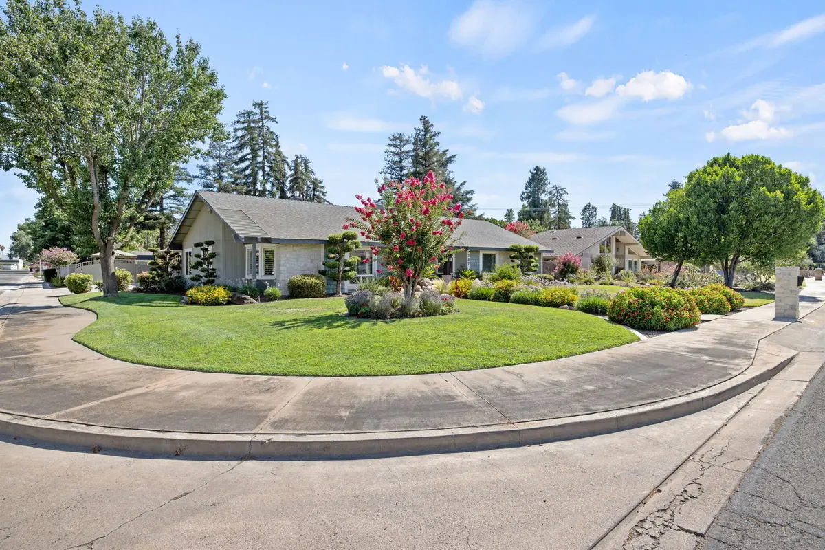 587 E Camelia Avenue, Tulare, CA 93274 - #1