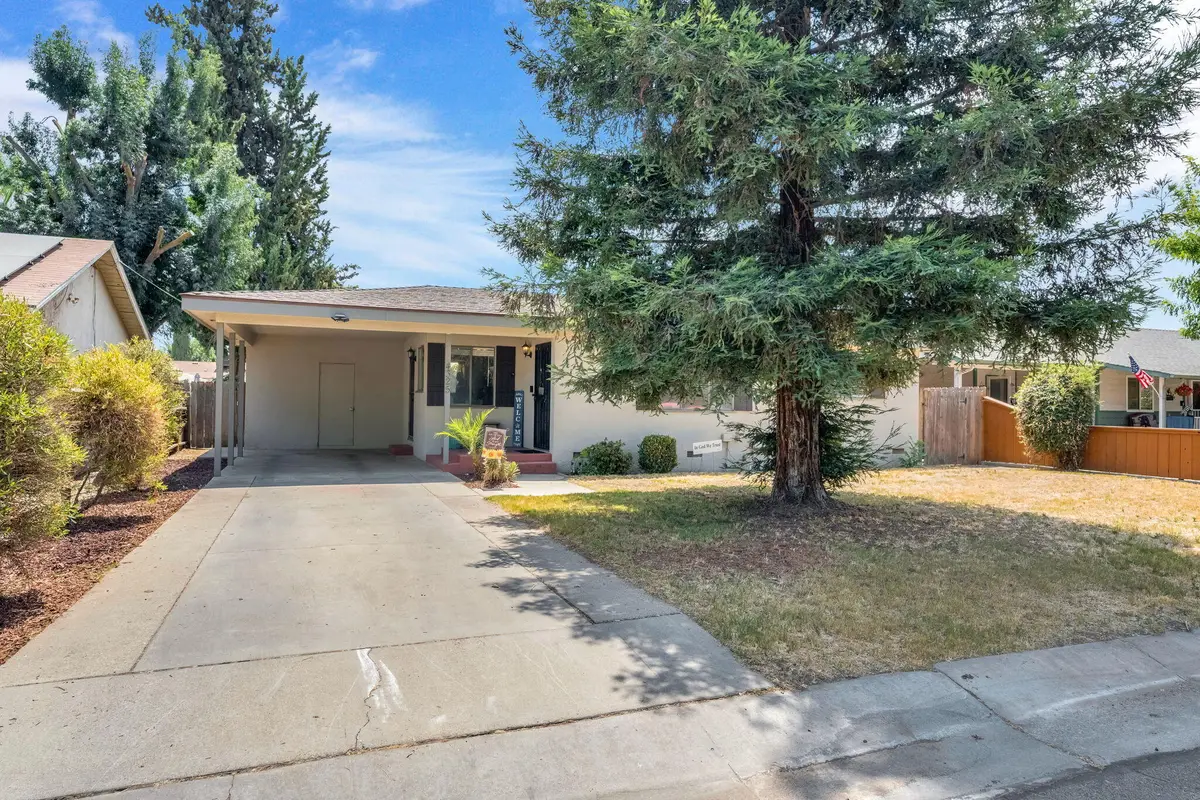4325 W Damsen Avenue, Visalia, CA 93291 - #1