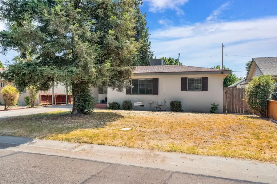 4325 W Damsen Avenue, Visalia, CA 93291 - #3
