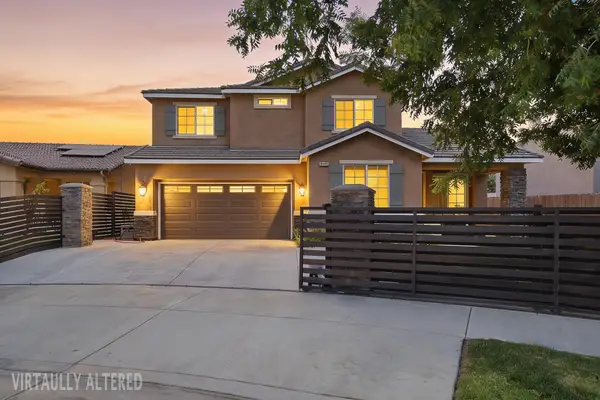 2838 S Oakhurst Court, Visalia, CA 93292