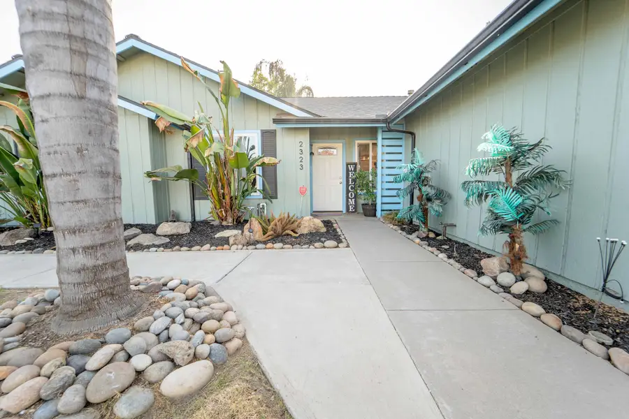 2323 S Peppertree, Visalia, CA 93277 - #3
