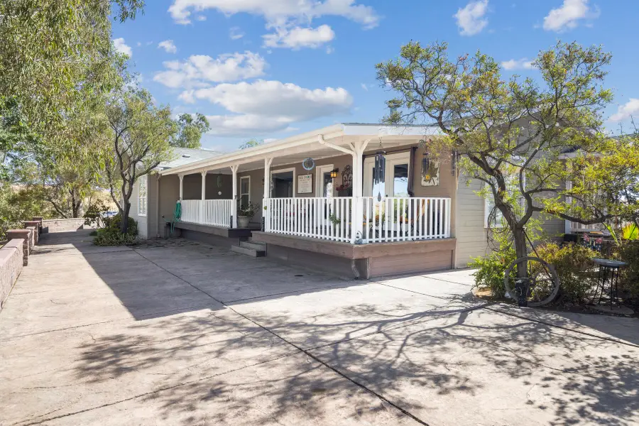 801 N 5th Avenue, Avenal, CA 93204 - #2
