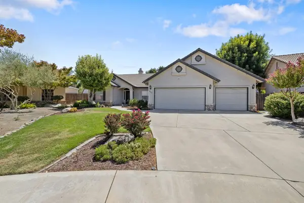 523 W Country Court, Visalia, CA 93277
