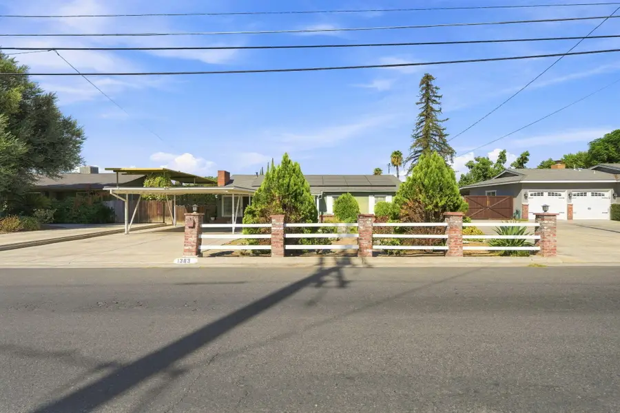 1383 N Oaks Street, Tulare, CA 93274 - #2
