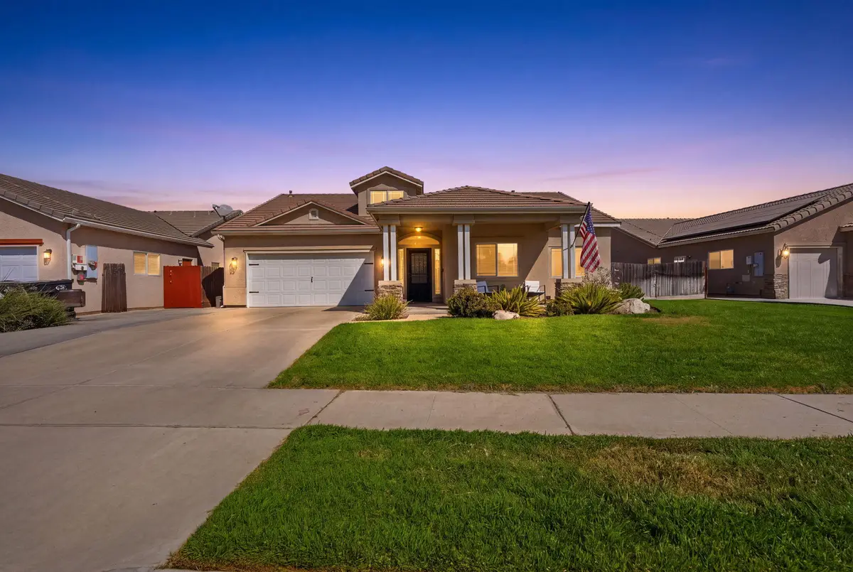 1858 E Mono Place, Tulare, CA 93274 - #1